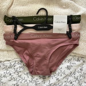 Calvin Klein 3 pack women’s underwear size small